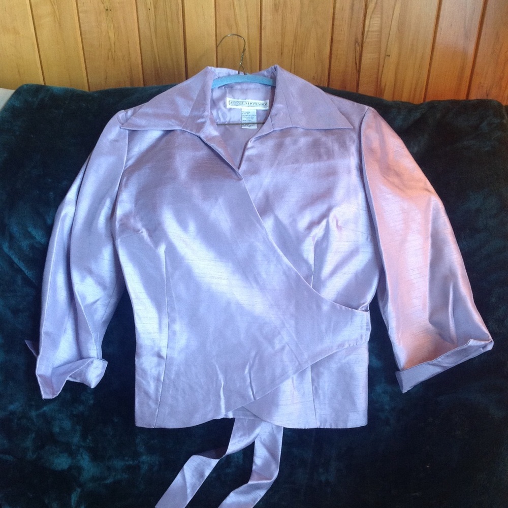 Beautiful Lavender set.  Top and ankle pant.